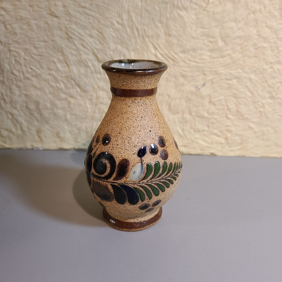 Mexican Hand Painted Vase - Picture 4 of 8